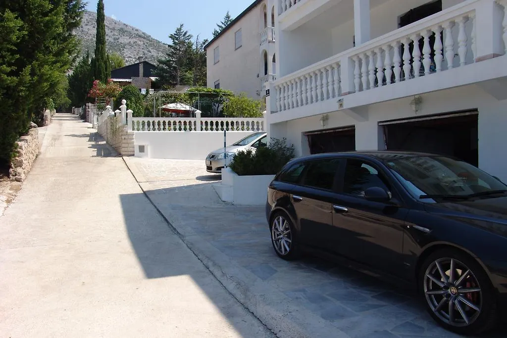 Apartments Jukic Starigrad Paklenica